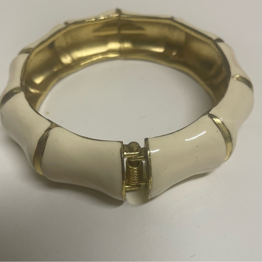 Top It Off | Off White Hinge Bracelet | 2.5”